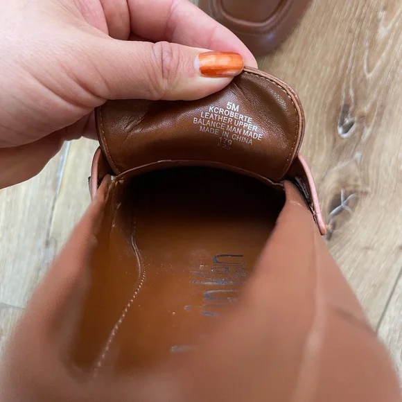 Calvin Klein Womens Roberte Pump Size 5 - Picture 4 of 7